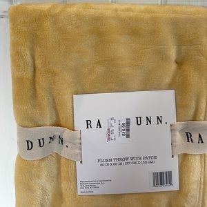 Rae Dunn “Queen Bee” Throw